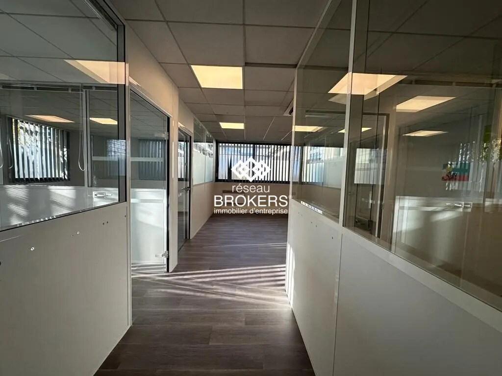 Bureau dans Le Mesnil-Amelot à louer Photo intérieure– Image 1 sur 19