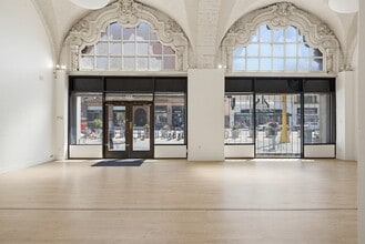 311 S Broadway, Los Angeles, CA à louer Photo intérieure– Image 1 sur 2