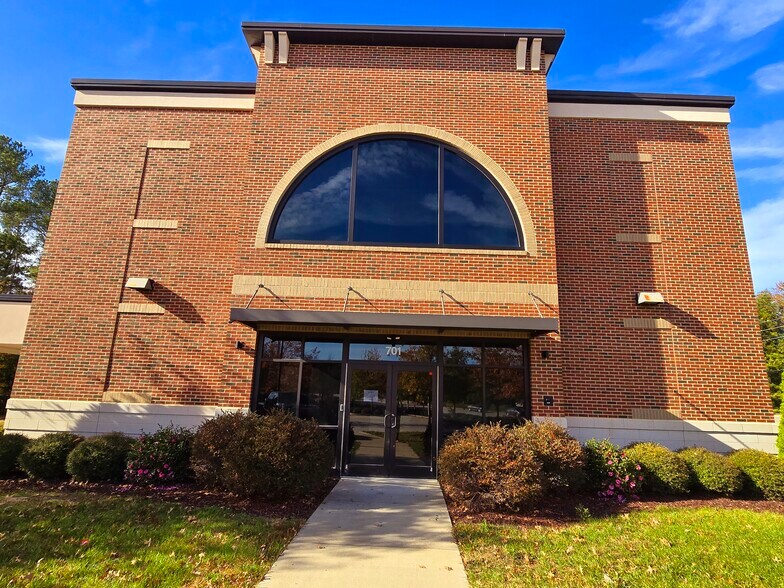 701 Mutual Ct, Raleigh, NC à louer - Photo de l’immeuble – Image 1 sur 55