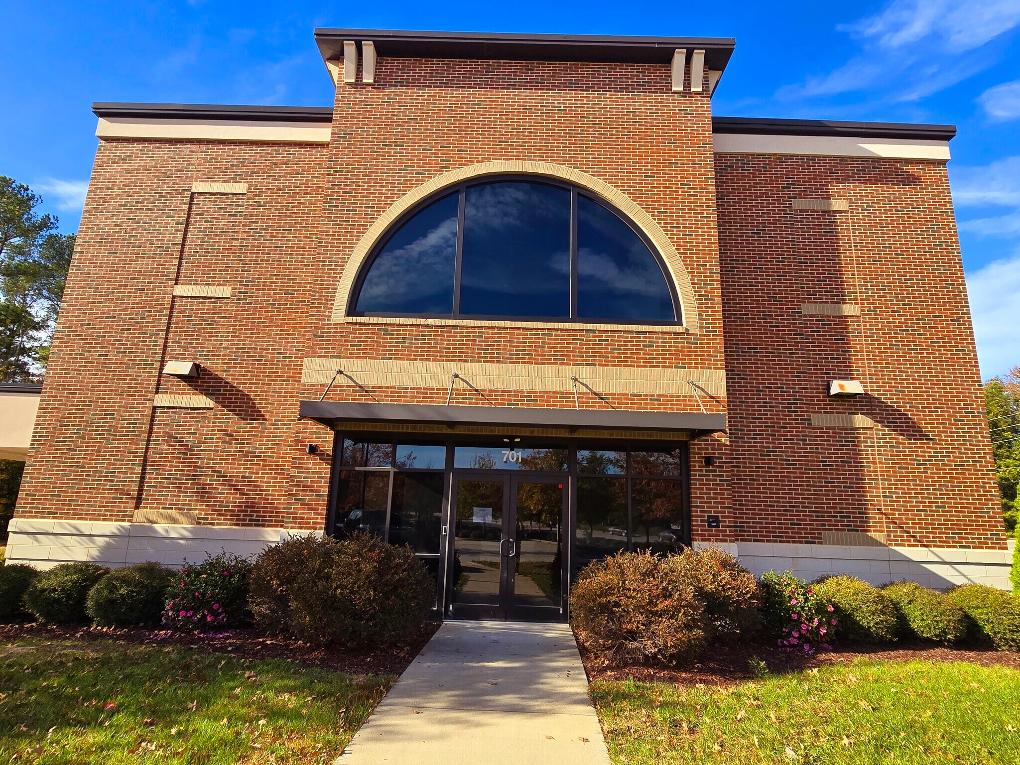 701 Mutual Ct, Raleigh, NC à louer Photo de l’immeuble– Image 1 sur 56