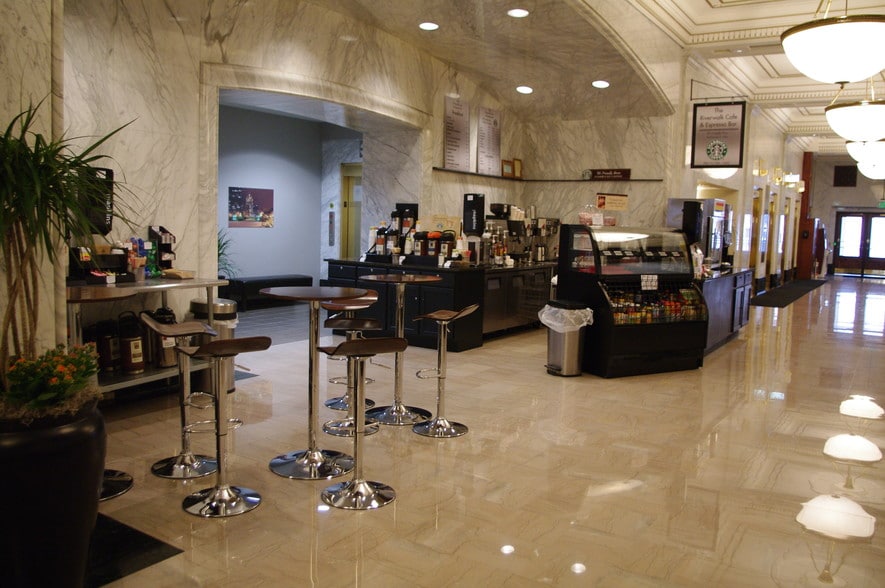 735 N Water St, Milwaukee, WI à louer - Hall d’entrée – Image 3 sur 6