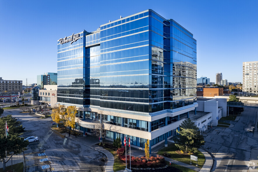 225 E Beaver Creek Rd, Richmond Hill, ON à louer - Photo de l’immeuble – Image 2 sur 5