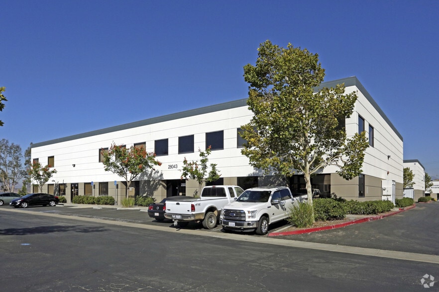 28041 Smyth Dr, Valencia, CA à louer - Photo de l’immeuble – Image 2 sur 28