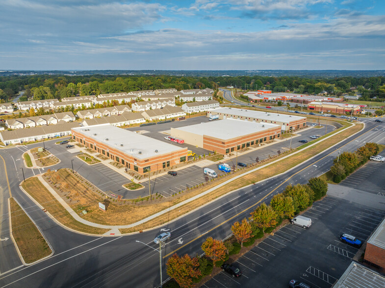 540 Pitts School Rd, Concord, NC à louer - Photo de l’immeuble – Image 2 sur 6