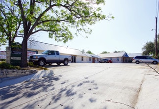 Plus de détails pour 843 Sidney Baker St, Kerrville, TX - Local commercial à louer