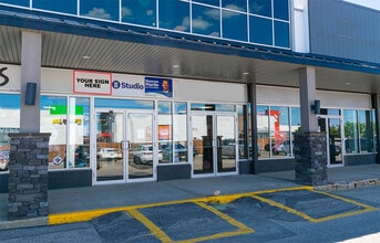 1375 Mcphillips St, Winnipeg, MB à louer Photo intérieure– Image 2 sur 4