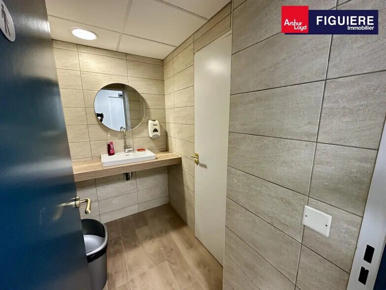 30 Avenue Henri Malacrida, Aix-en-Provence à louer - Photo de l’immeuble – Image 3 sur 10