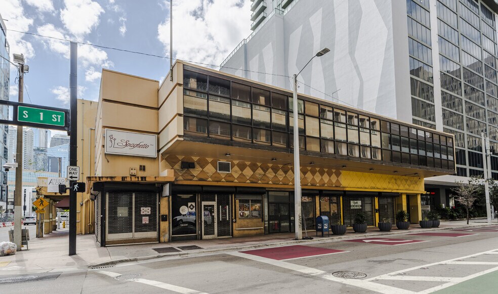100-108 S Miami Ave, Miami, FL à louer - Photo de l’immeuble – Image 2 sur 8