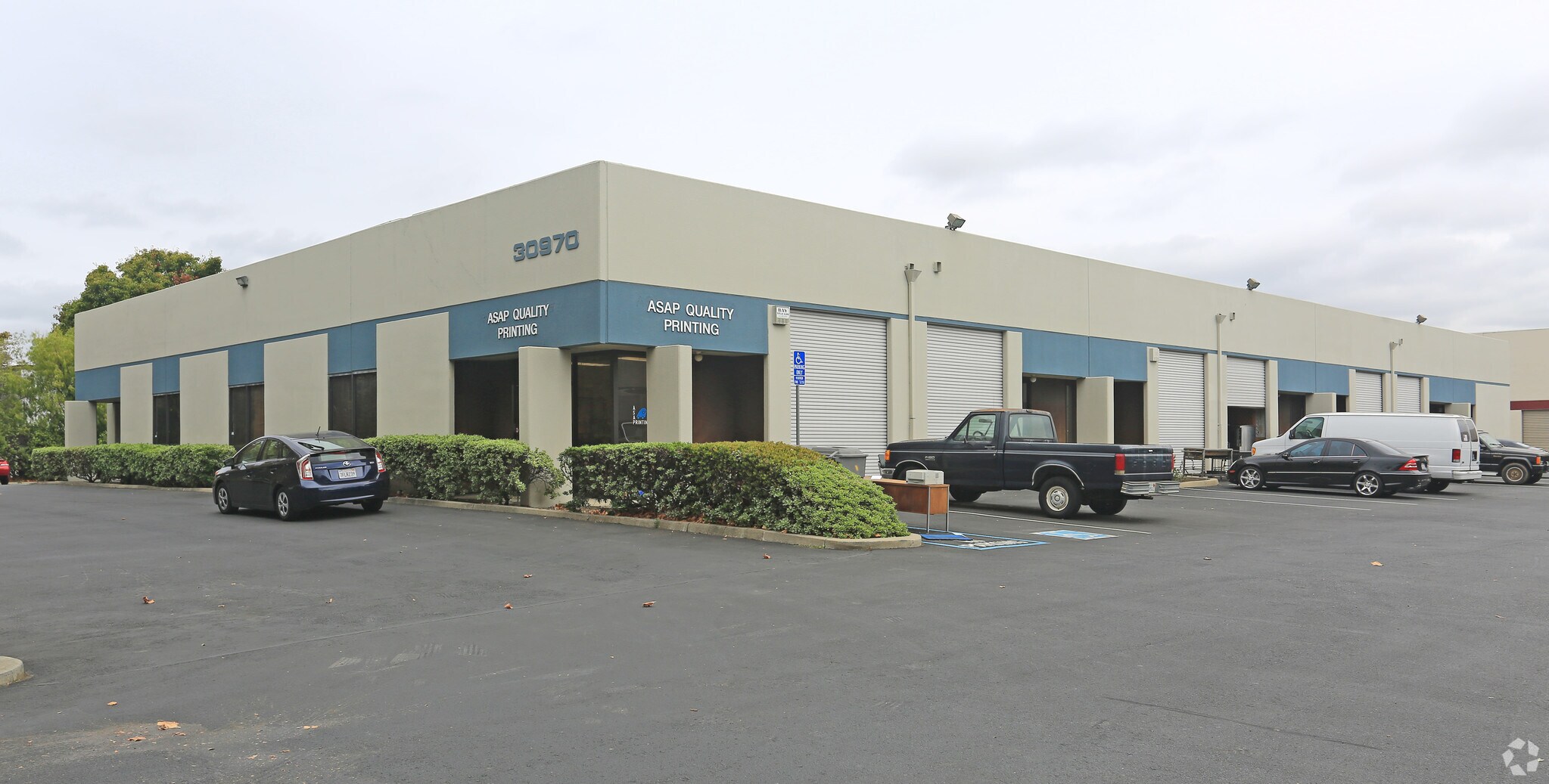 30998 Huntwood Ave, Hayward, CA à louer Photo de l’immeuble– Image 1 sur 3