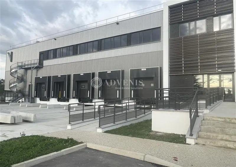 Industriel/Logistique dans Garges-lès-Gonesse à louer - Photo de l’immeuble – Image 1 sur 11