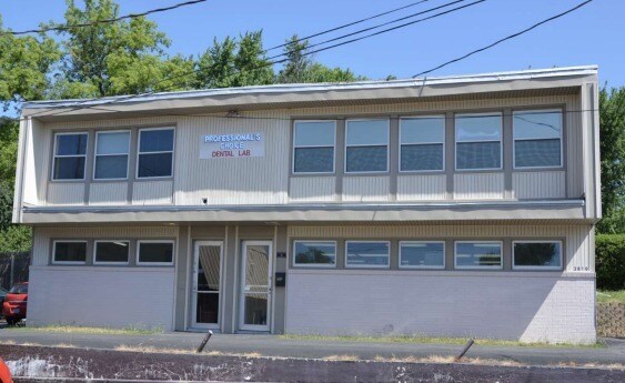 3810 38th St, Des Moines, IA à vendre - Photo de l’immeuble – Image 1 sur 2