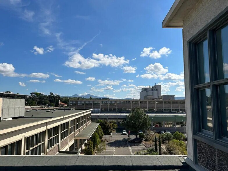 Bureau dans Marseille à louer - Photo de l’immeuble – Image 3 sur 14