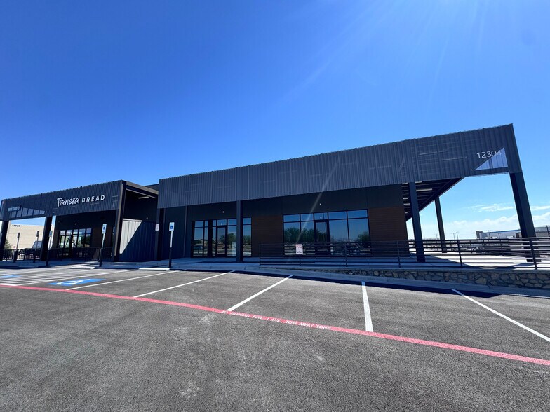 12304 Eastlake Blvd blvd, El Paso, TX à louer - Photo de l’immeuble – Image 1 sur 1