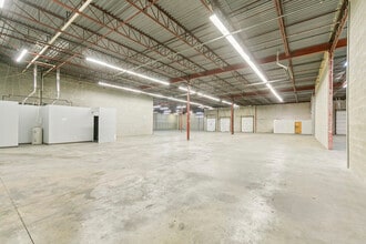 6200 Dixie Rd, Mississauga, ON à louer Photo intérieure– Image 2 sur 2