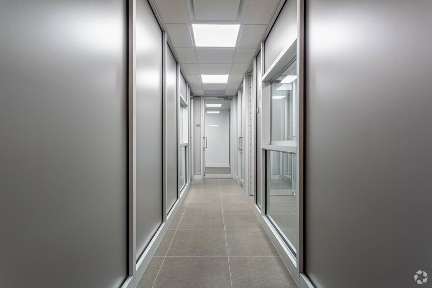 54 W 47th St, New York, NY à louer - Photo de l’immeuble – Image 3 sur 6