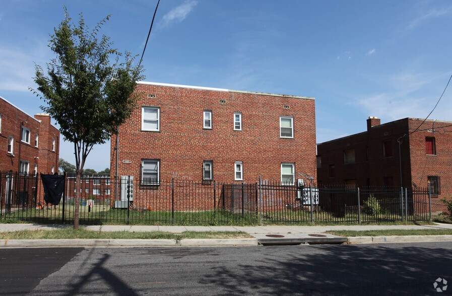 4250 6th St SE, Washington, DC à vendre - Photo de l’immeuble – Image 2 sur 2