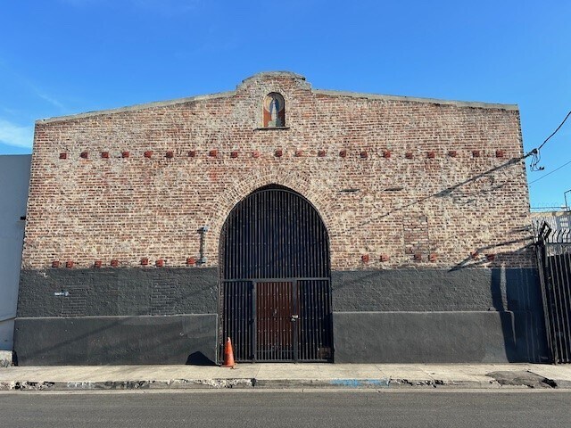 760 Gladys Ave, Los Angeles, CA à louer - Photo de l’immeuble – Image 1 sur 5