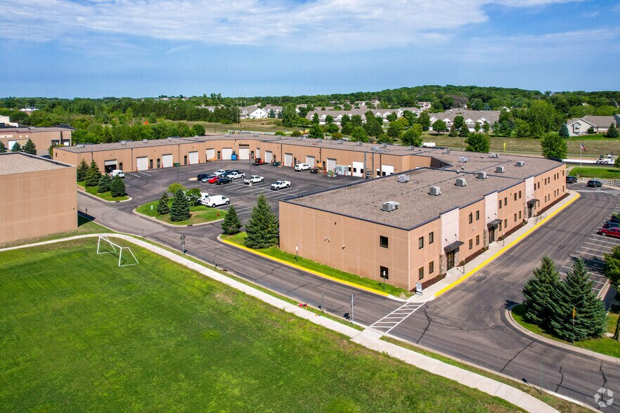 11044 Industrial Cir NW, Elk River, MN à louer - Aérien – Image 3 sur 4
