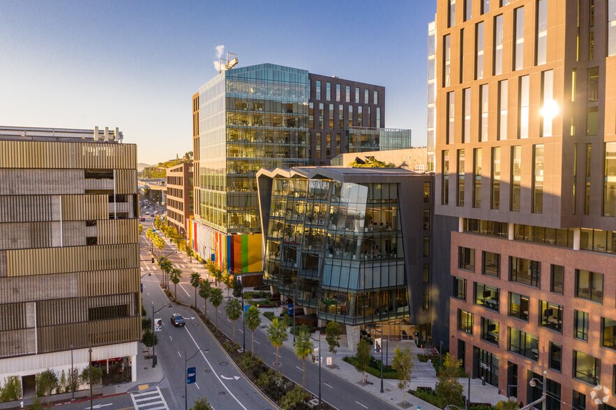 1800 Owens St, San Francisco, CA à louer - Photo de l’immeuble – Image 2 sur 23