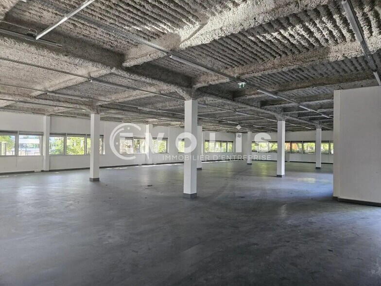 9 Avenue Du Canada, Les Ulis à louer - Photo de l’immeuble – Image 3 sur 26