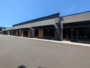 6923 NW Friberg Strunk St, Camas, WA à louer Photo de l’immeuble– Image 2 sur 2
