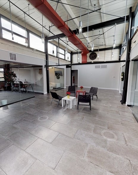 151 E 10th Ave, Conshohocken, PA à louer - Photo intérieure – Image 2 sur 16