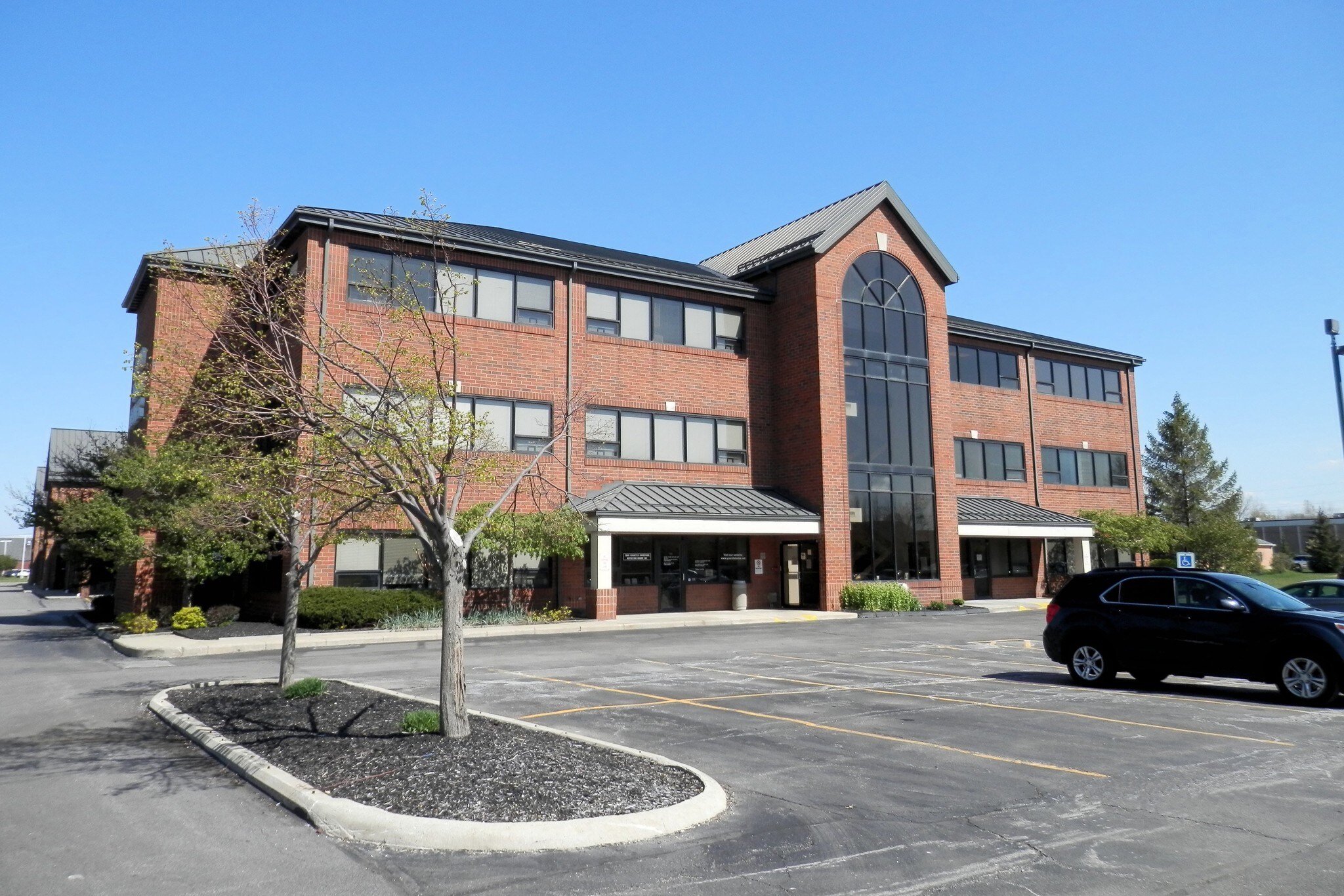 8300 Tyler Blvd, Mentor, OH à louer Photo principale– Image 1 sur 8