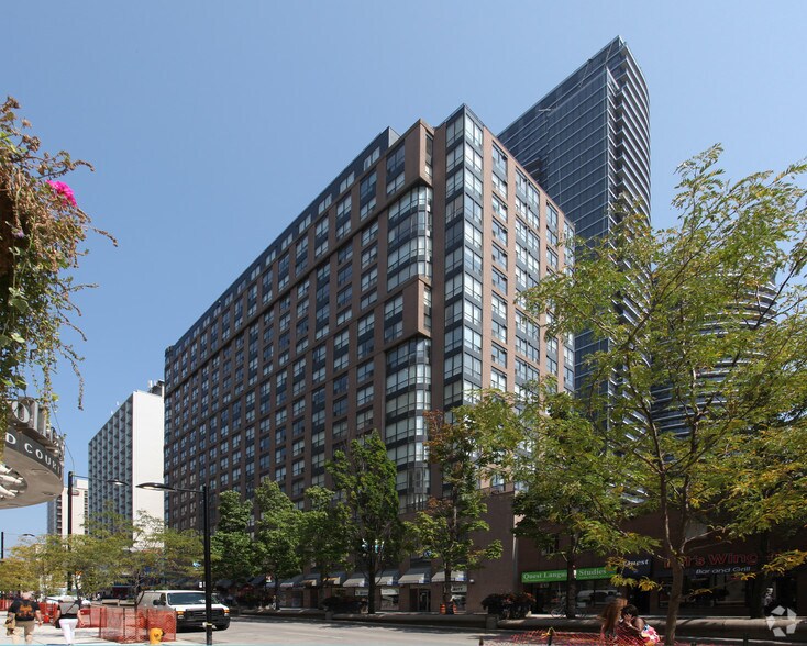1-5 Carlton St, Toronto, ON à louer - Photo de l’immeuble – Image 2 sur 5