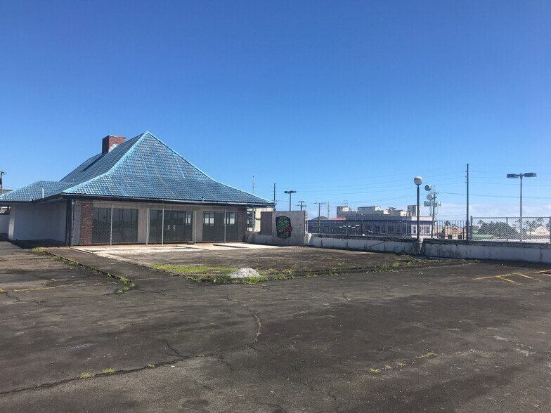 250 Kinoole St, Hilo, HI à louer - Photo de l’immeuble – Image 1 sur 3
