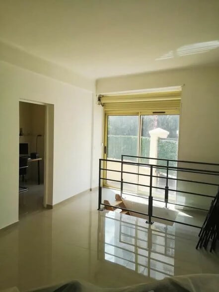 Bureau dans Vincennes à vendre - Photo de l’immeuble – Image 2 sur 3