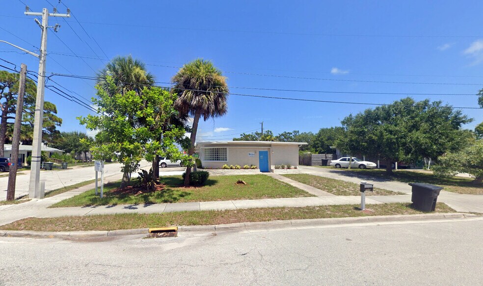 702 S 6th St, Fort Pierce, FL à vendre - Photo de l’immeuble – Image 2 sur 10