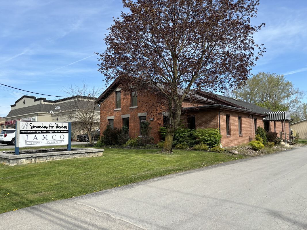 8680 Main St, Williamsville, NY à louer Photo principale– Image 1 sur 5