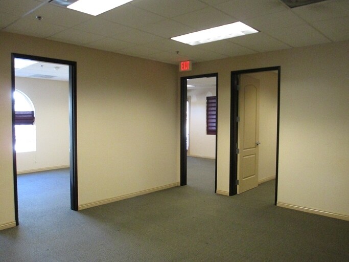 9300 Laurel Canyon Blvd, Pacoima, CA à vendre - Photo intérieure – Image 3 sur 9