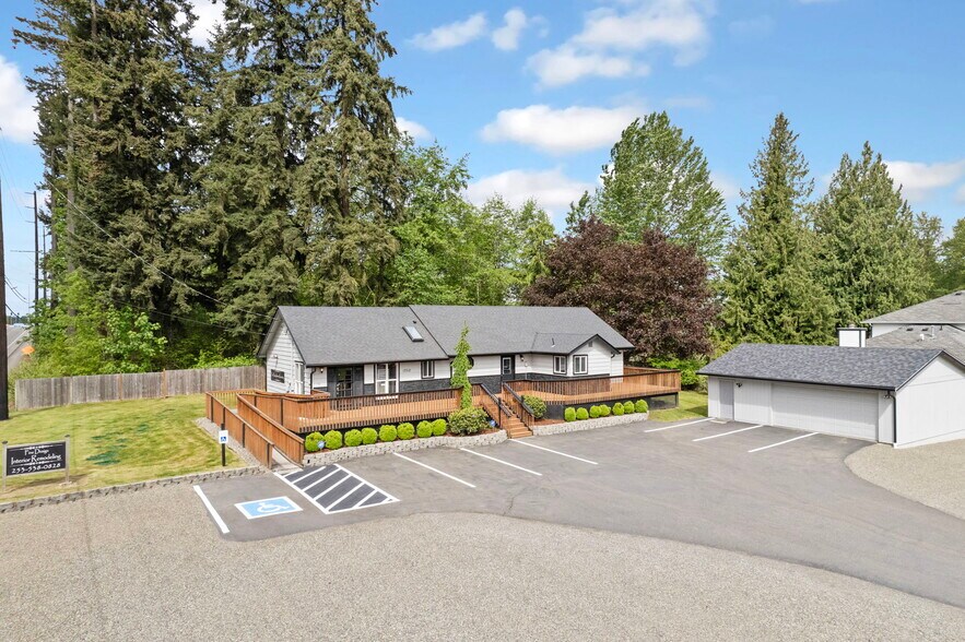 17512 66th Ave Ct E, Puyallup, WA à vendre - Photo de l’immeuble – Image 1 sur 32