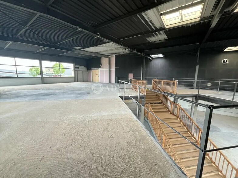 Local commercial dans Fléville-devant-Nancy à louer - Photo de l’immeuble – Image 3 sur 8