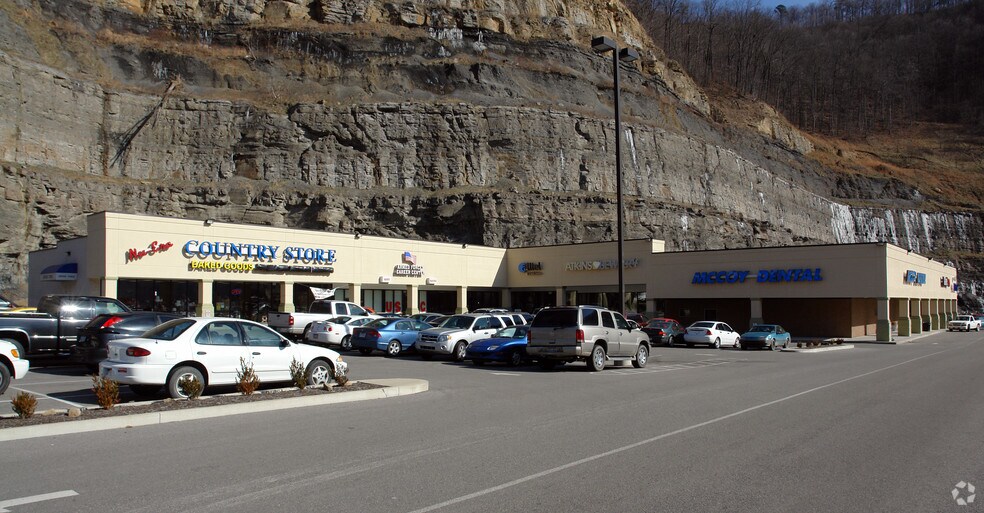 75-77 Norman Morgan Blvd, Logan, WV à louer - Photo principale – Image 1 sur 12