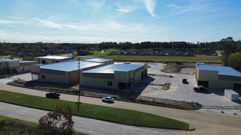 11811 Champion Forest Dr, Houston, TX à vendre - Photo de l’immeuble – Image 1 sur 3