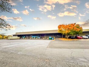 13475-13575 SW Millikan Way, Beaverton, OR à louer Photo de l’immeuble– Image 2 sur 18