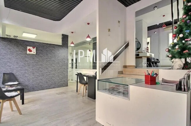 Plus de détails pour Local commercial à vendre