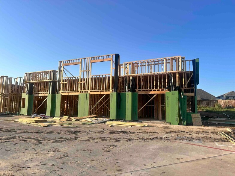 2135 Oak Grove Pkwy, Little Elm, TX à louer - Photo de la construction – Image 2 sur 6