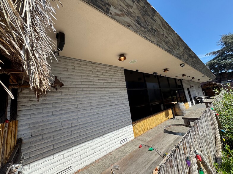 132 Keller St, Petaluma, CA à louer - Photo de l’immeuble – Image 3 sur 5