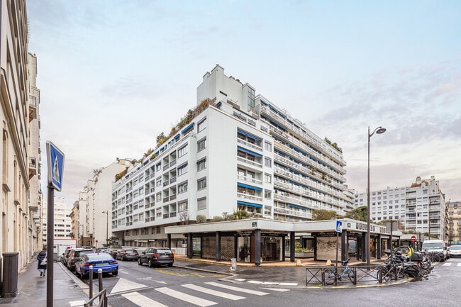 Plus de détails pour Local commercial à louer