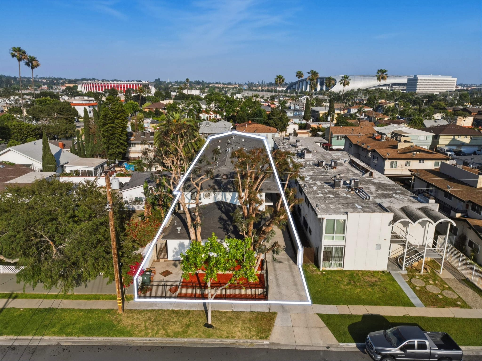 614 S Myrtle Ave, Inglewood, CA à vendre Photo principale– Image 1 sur 19