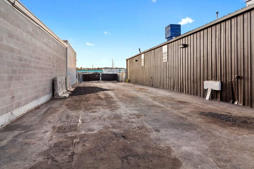 2310 S Jason St, Denver, CO à vendre - Photo de l’immeuble – Image 3 sur 17