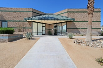 77670 Springfield Ln, Palm Desert, CA à louer Photo intérieure– Image 1 sur 10