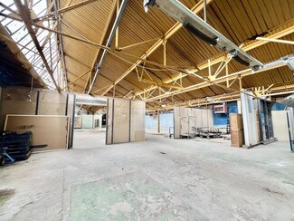 Plus de détails pour Local d'activités à louer