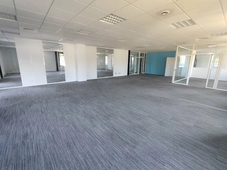 Bureau dans Vaulx-Milieu à louer - Photo intérieure – Image 3 sur 13