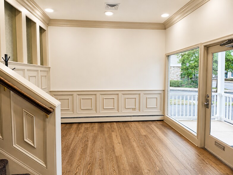 525 N Main St, Doylestown, PA à louer - Photo de l’immeuble – Image 3 sur 11