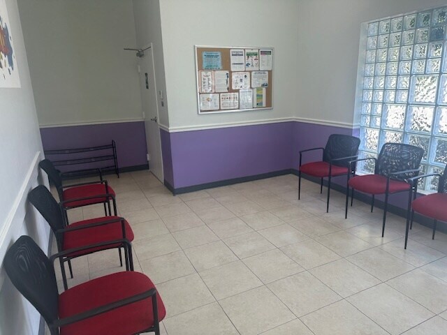 1117 E Hallandale Beach Blvd, Hallandale Beach, FL à louer - Photo de l’immeuble – Image 3 sur 21