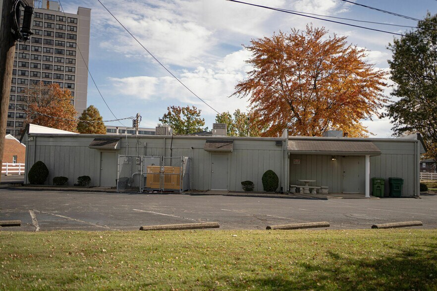 725 Harvard Dr, Owensboro, KY à louer - Photo de l’immeuble – Image 3 sur 30
